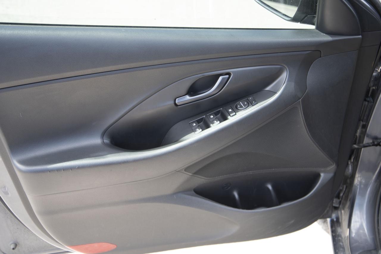 2019 Hyundai Elantra GT N Line Photo