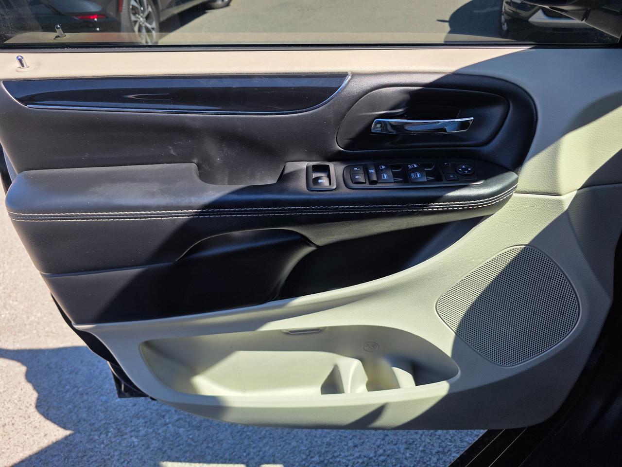 2019 Dodge Grand Caravan CVP/SXT Passenger Van Photo