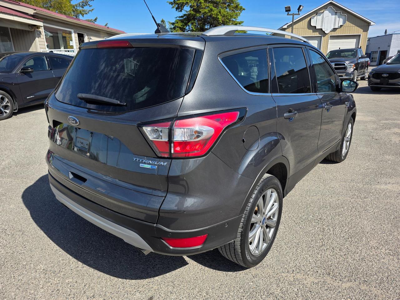 2018 Ford Escape Titanium 4dr 4x4 Photo