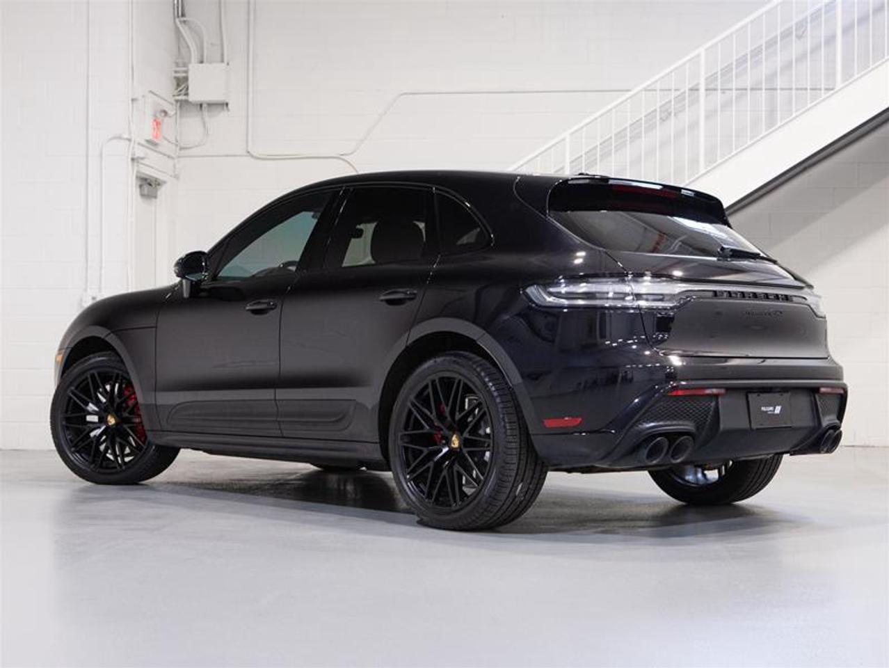 2023 Porsche Macan GTS Photo2