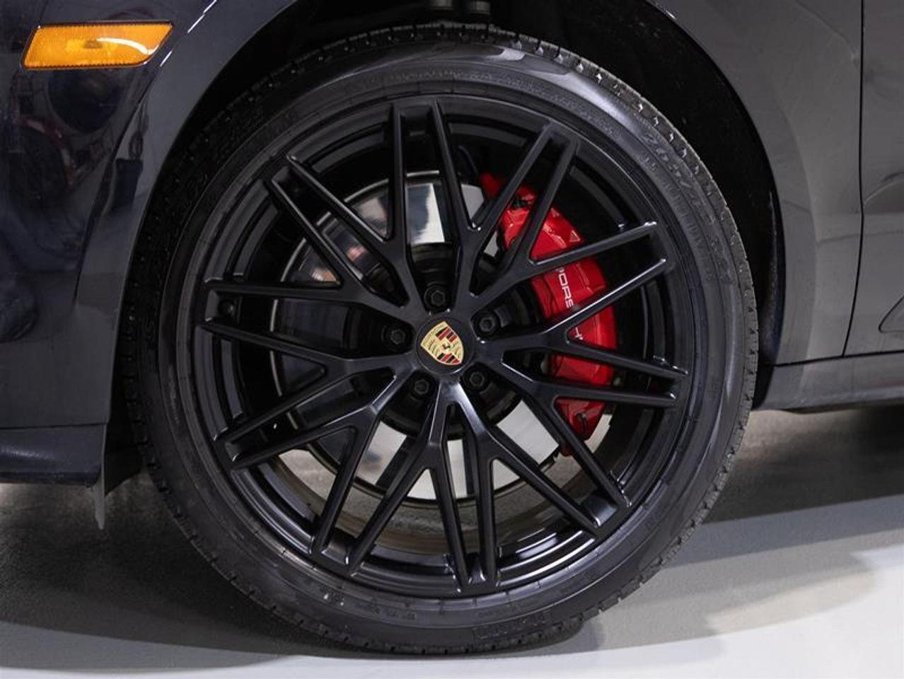 2023 Porsche Macan GTS Photo