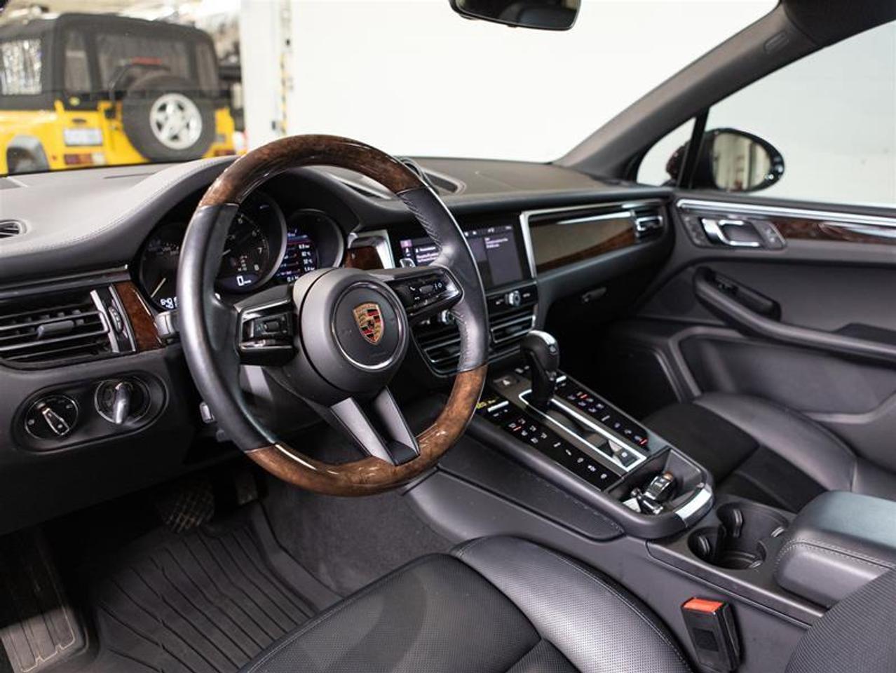 2023 Porsche Macan GTS Photo