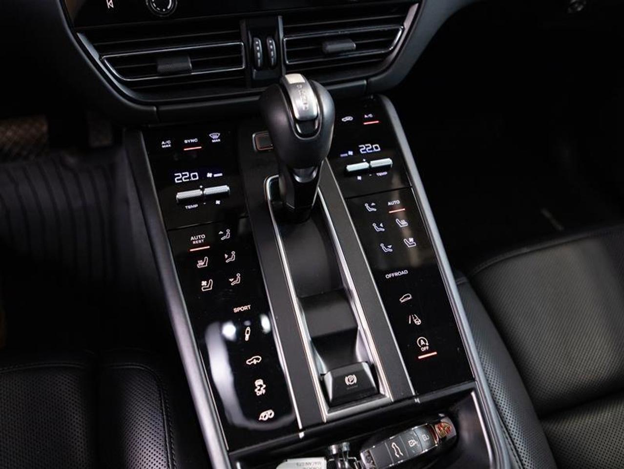 2023 Porsche Macan GTS Photo
