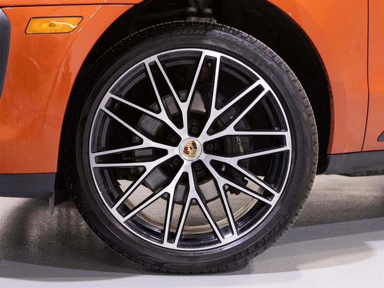 2023 Porsche Macan  Photo