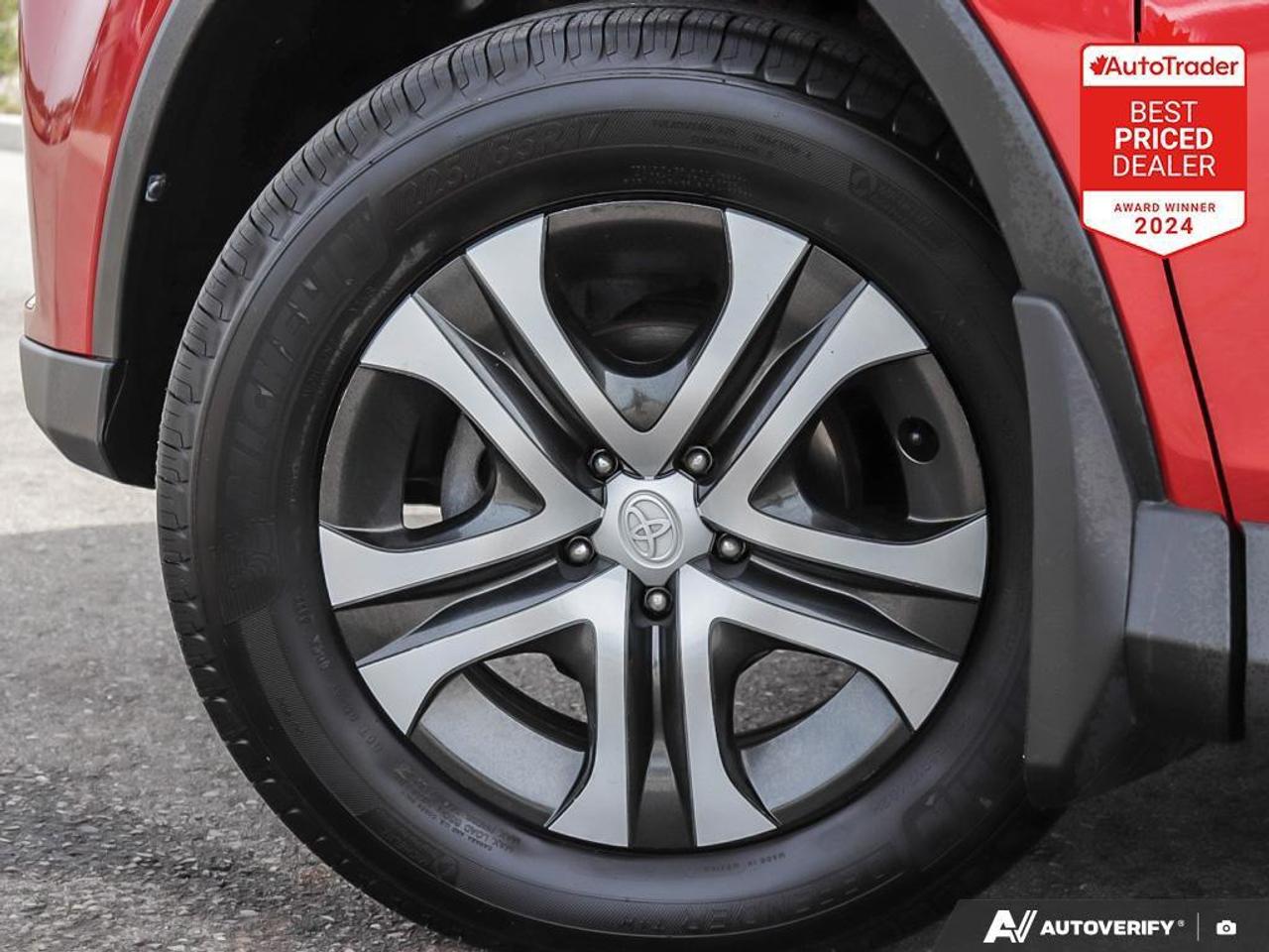 2017 Toyota RAV4 LE 4dr Front-wheel Drive Photo
