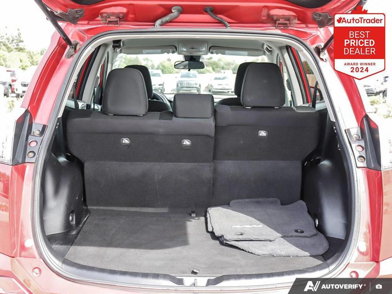 2017 Toyota RAV4 LE 4dr Front-wheel Drive Photo
