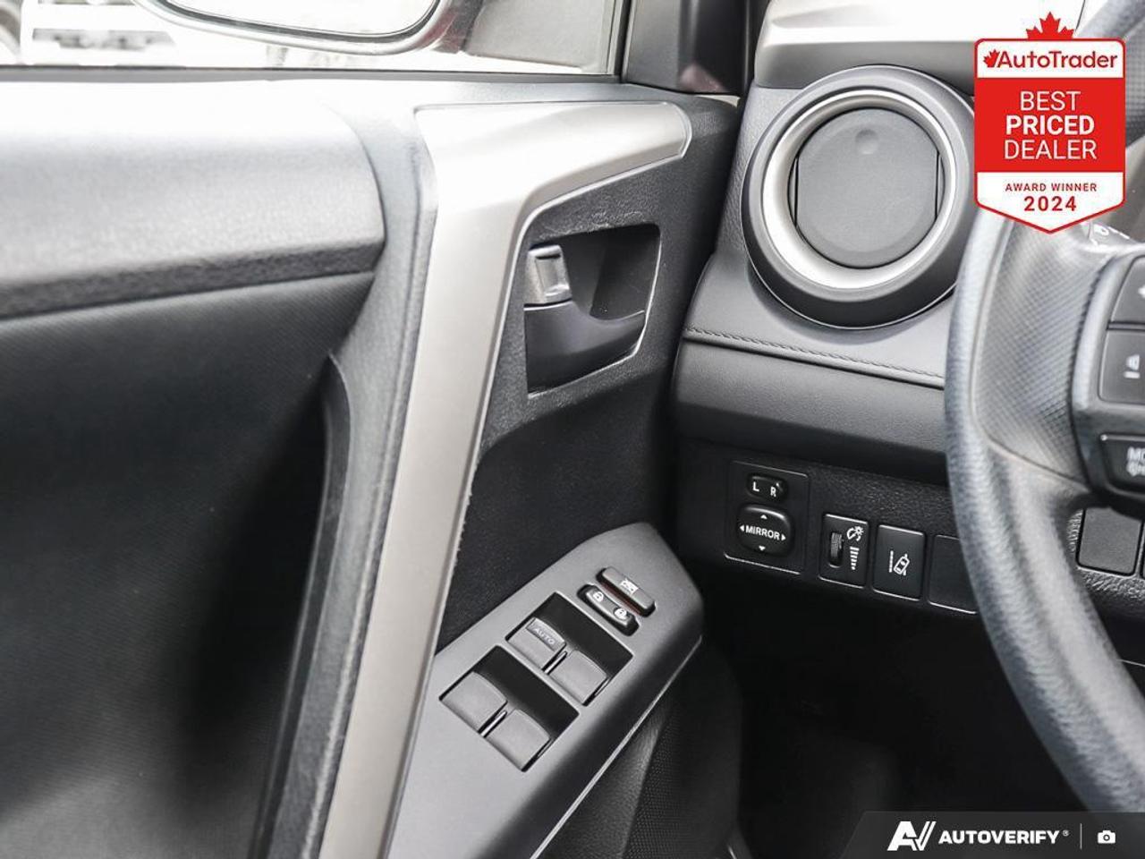 2017 Toyota RAV4 LE 4dr Front-wheel Drive Photo