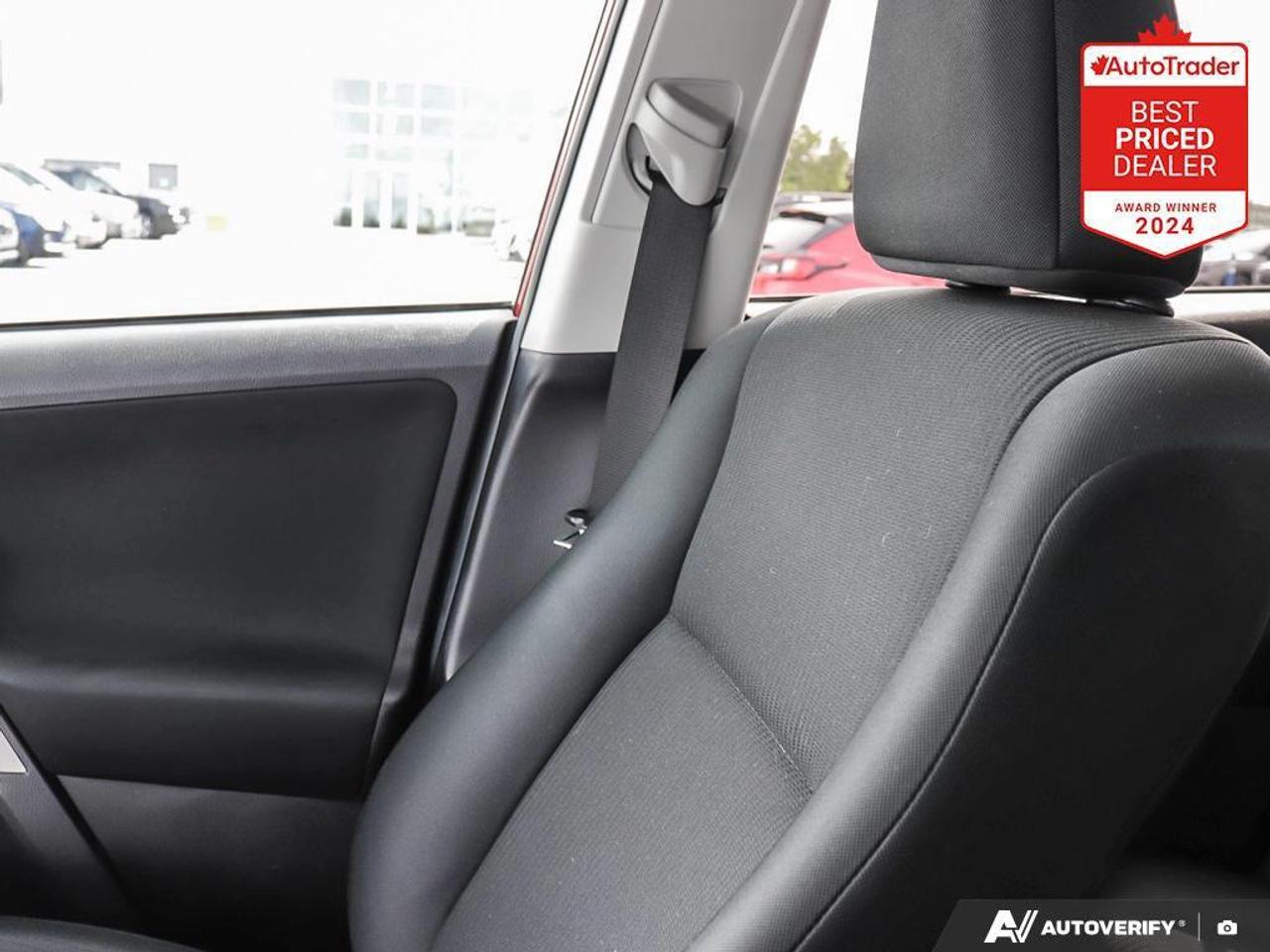 2017 Toyota RAV4 LE 4dr Front-wheel Drive Photo