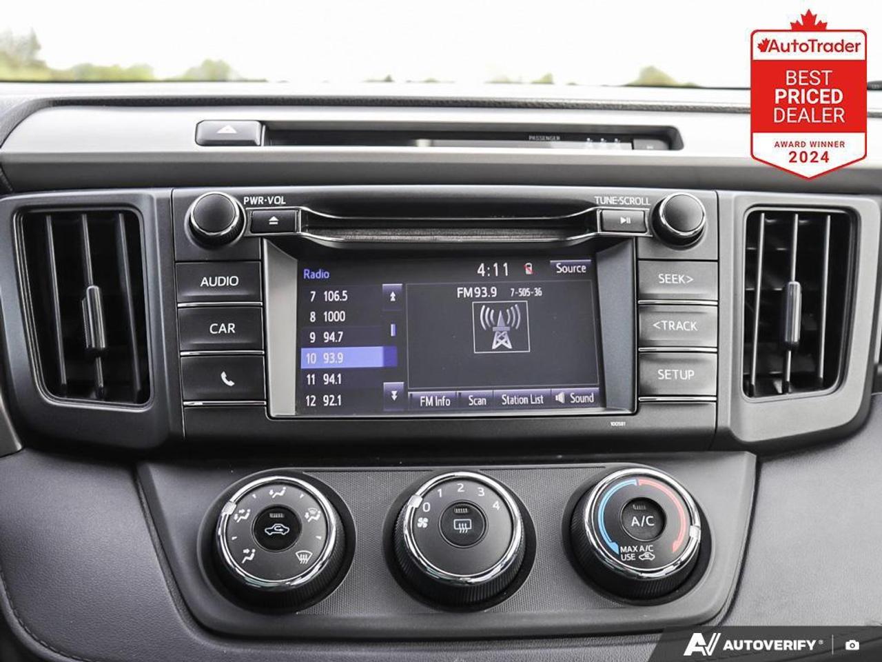 2017 Toyota RAV4 LE 4dr Front-wheel Drive Photo