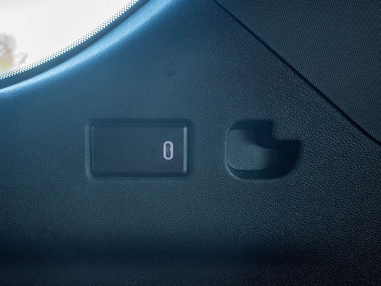 2024 GMC Yukon SLT - Garage Door Opener   Heated Front Seats Photo