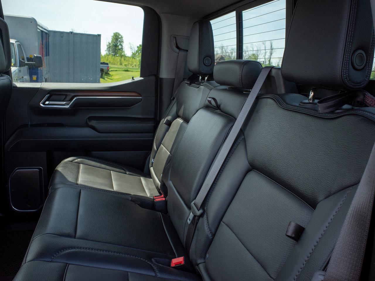 2024 GMC Sierra 1500 Denali - Keyless Start   Locking/Limited Slip Diff Photo