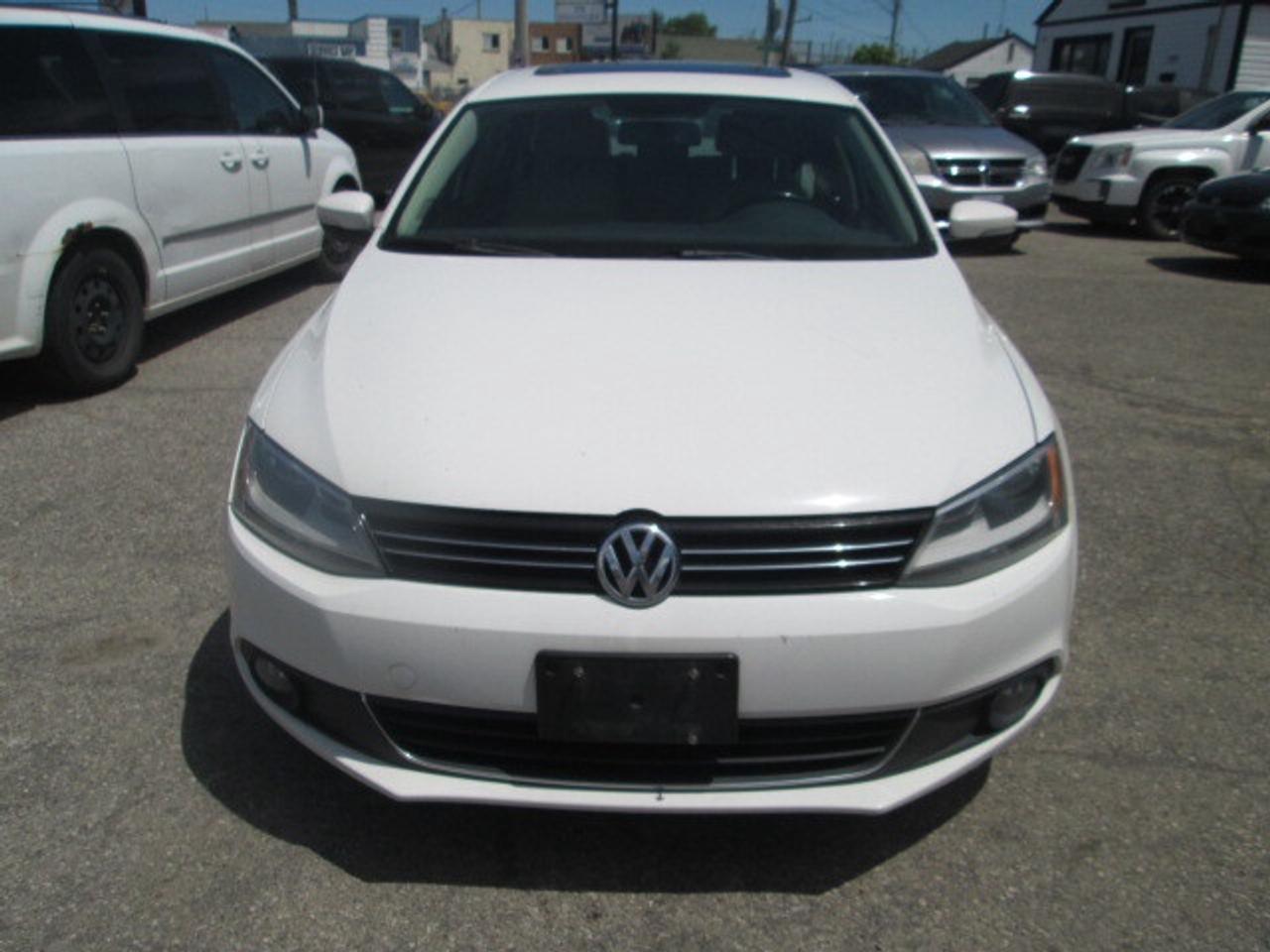 2012 Volkswagen Jetta Sedan 4dr 2.5L Auto Highline, Leather, Sunroof Photo