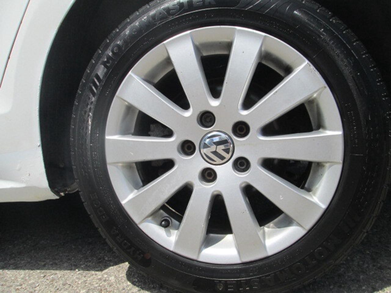 2012 Volkswagen Jetta Sedan 4dr 2.5L Auto Highline, Leather, Sunroof Photo