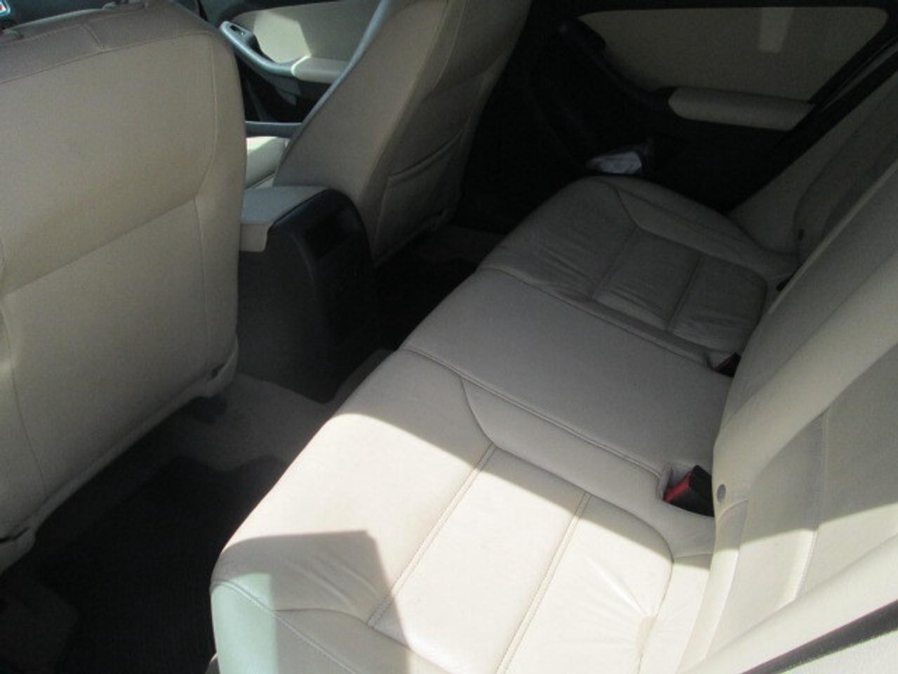 2012 Volkswagen Jetta Sedan 4dr 2.5L Auto Highline, Leather, Sunroof Photo