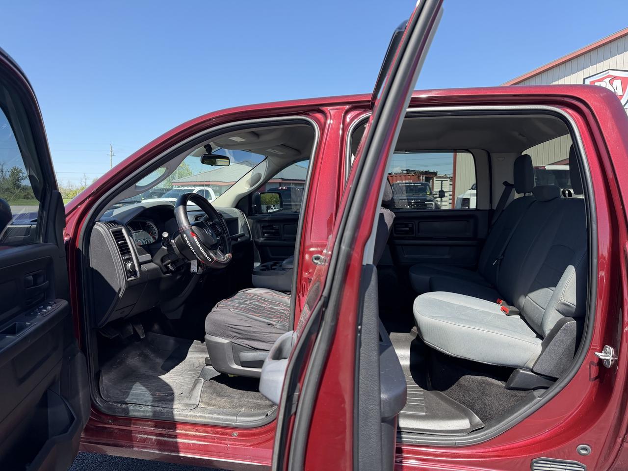 2017 RAM 1500 ST LIFT/WHEEL/TIRE PKG Photo