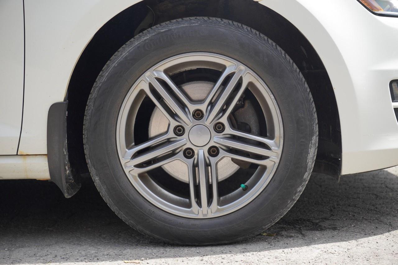 2015 Volkswagen Golf 5dr HB Auto 1.8 TSI Comfortline Photo