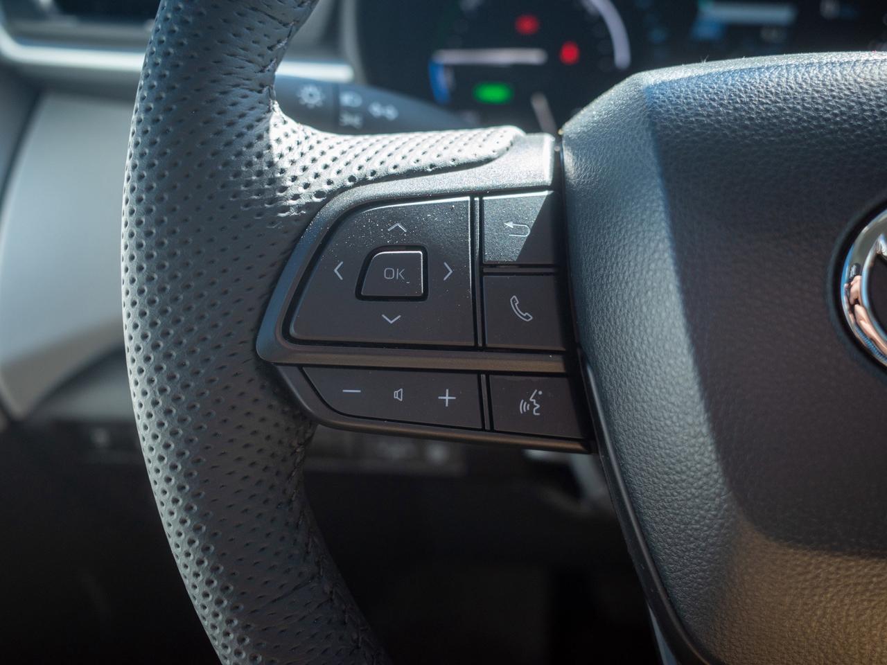 2026 Toyota Sienna - Turn Signal Mirrors   Cross-Traffic Alert Photo