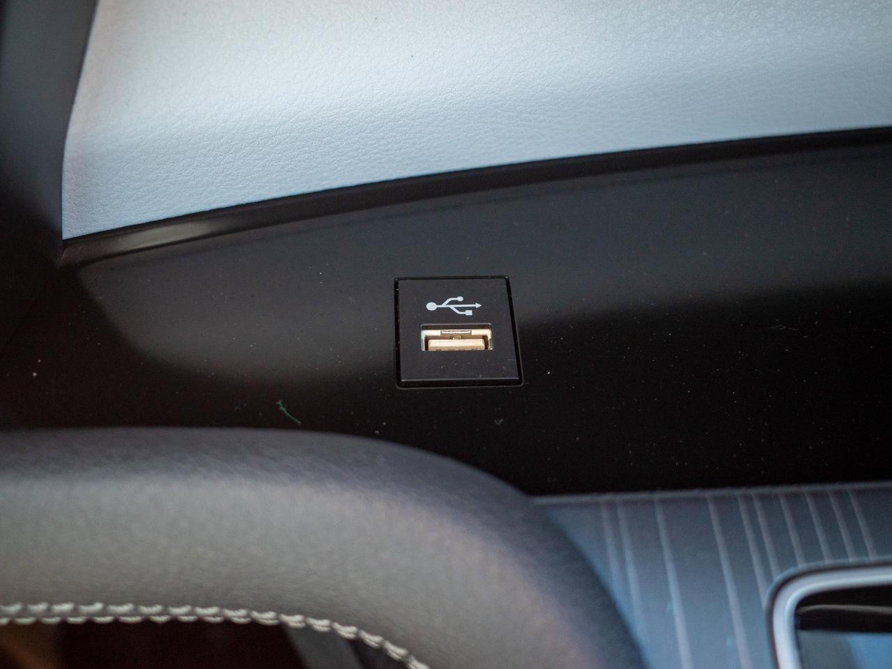 2026 Toyota Sienna - Turn Signal Mirrors   Cross-Traffic Alert Photo