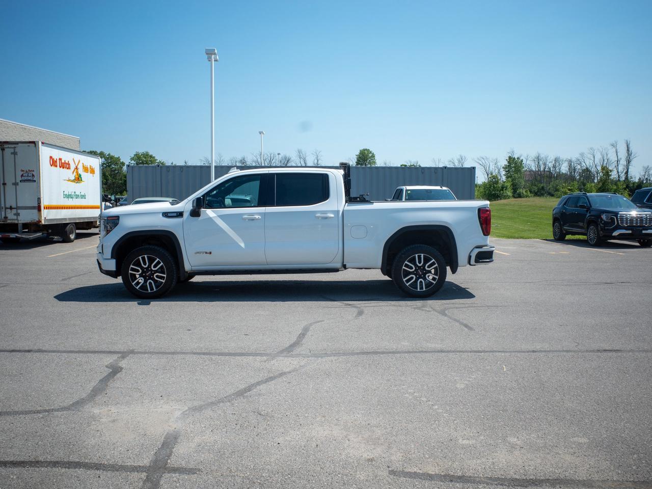 2024 GMC Sierra 1500 AT4 - Keyless Start   Folding Mirrors Photo4