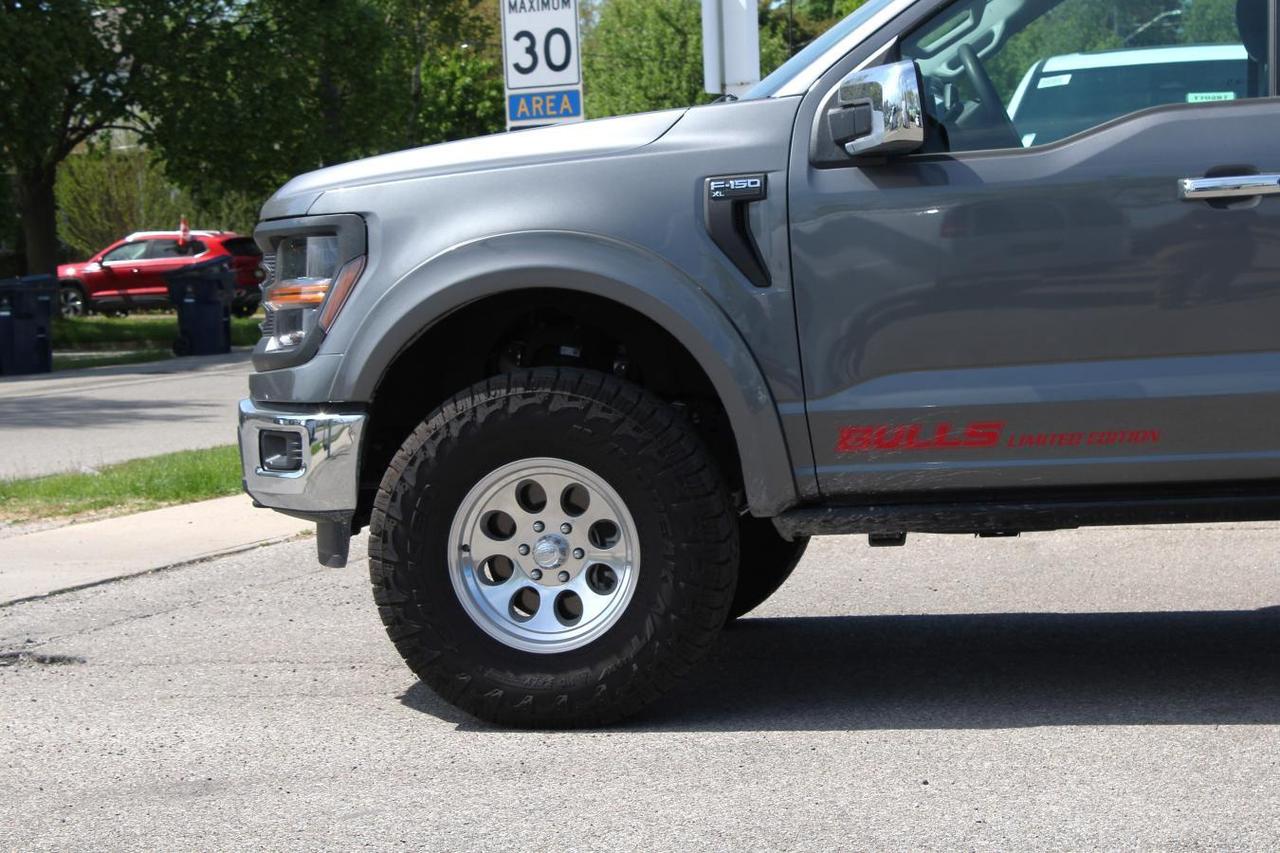 2025 Ford F-150 F150 Xl  SiriusXM BkpCam SideSteps LightBar Photo