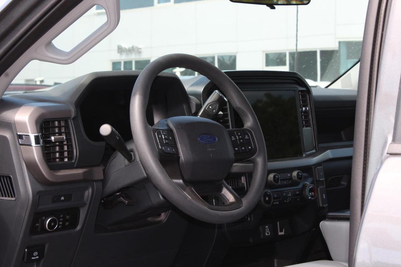 2025 Ford F-150 F150 Xl  SiriusXM BkpCam SideSteps LightBar Photo