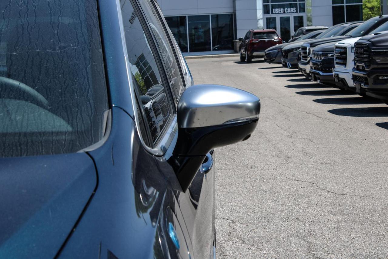 2023 Chrysler Pacifica Hybrid Pinnacle  Gps SiriusXM Moonroof BkpCam ParkingSens Photo