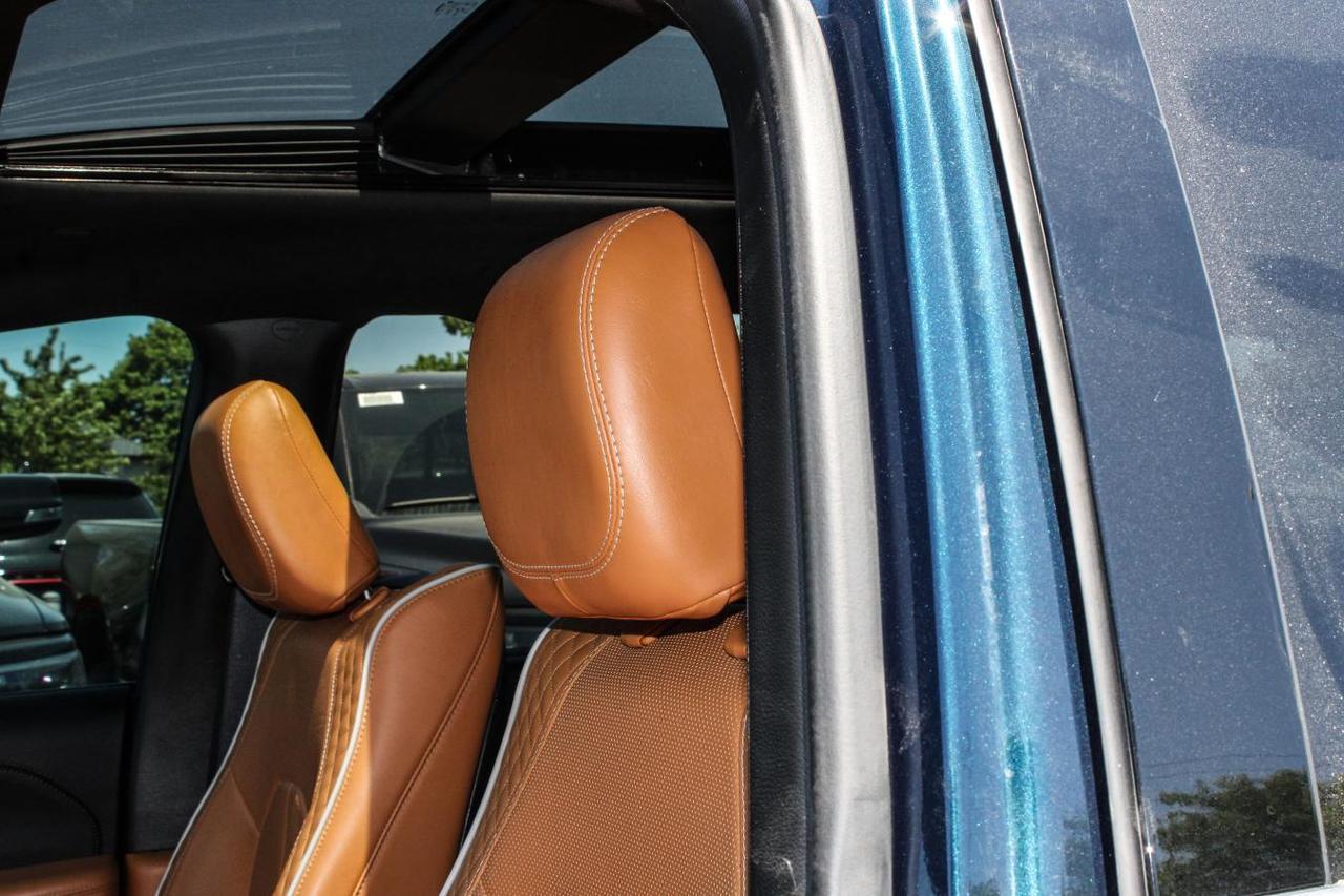 2023 Chrysler Pacifica Hybrid Pinnacle  Gps SiriusXM Moonroof BkpCam ParkingSens Photo