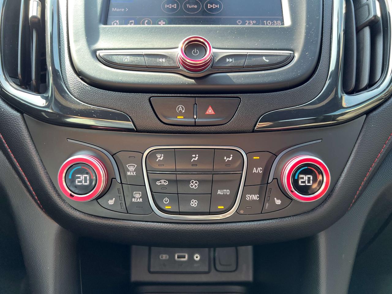 2022 Chevrolet Equinox RS, BSM, Power Liftgate Photo