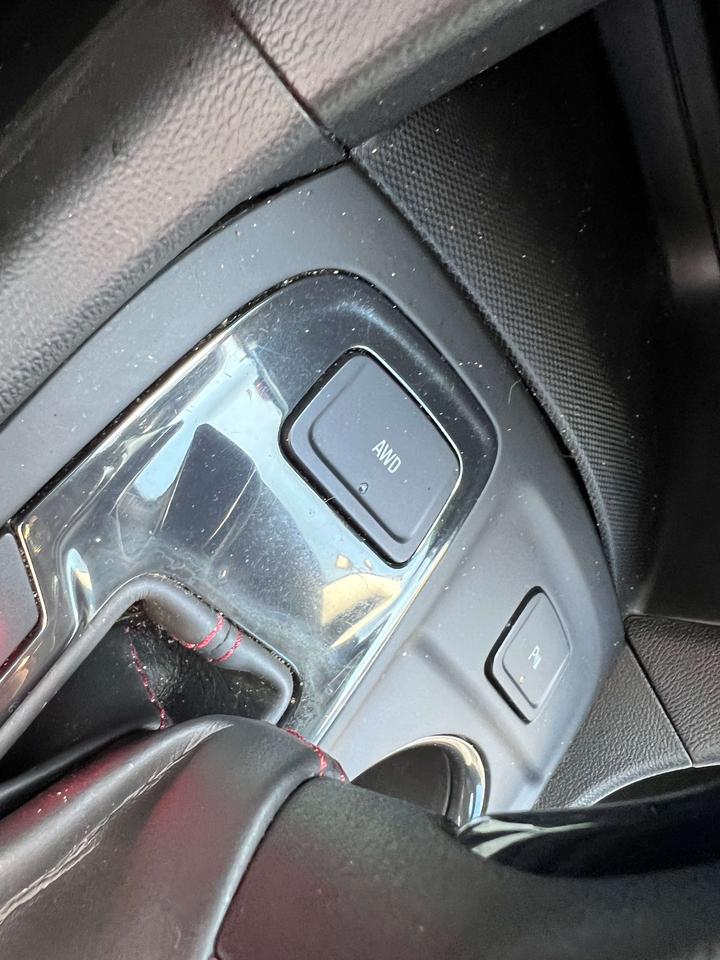 2022 Chevrolet Equinox RS, BSM, Power Liftgate Photo