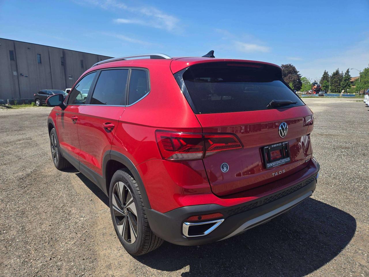 2024 Volkswagen Taos Highline Photo3