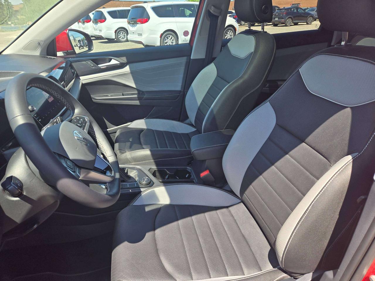 2024 Volkswagen Taos Highline Photo