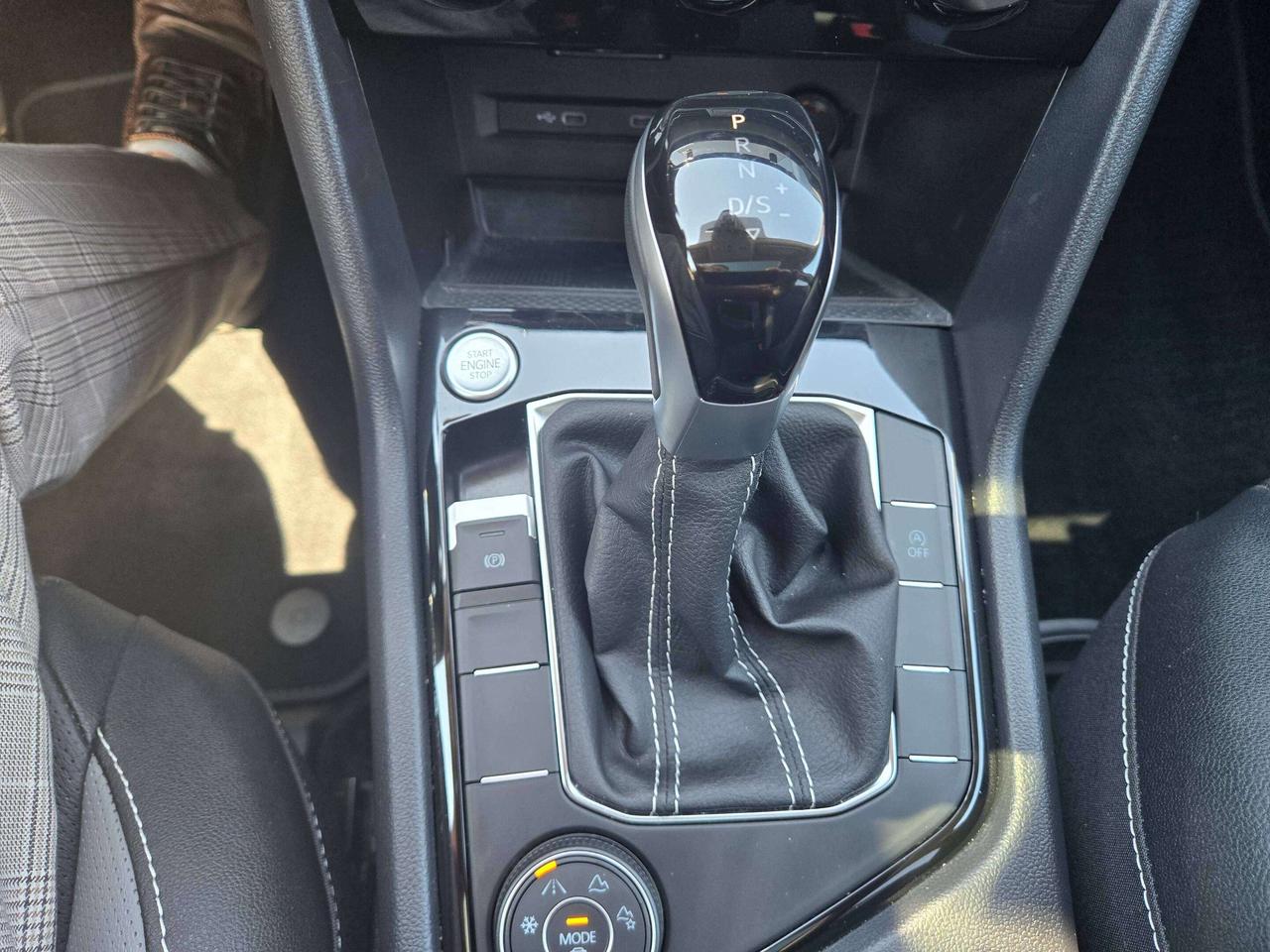 2024 Volkswagen Taos Highline Photo