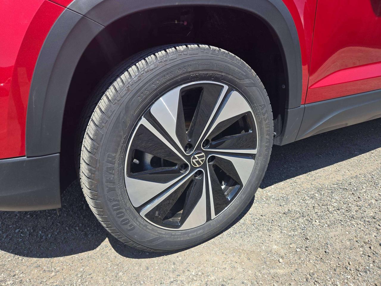2024 Volkswagen Taos Highline Photo