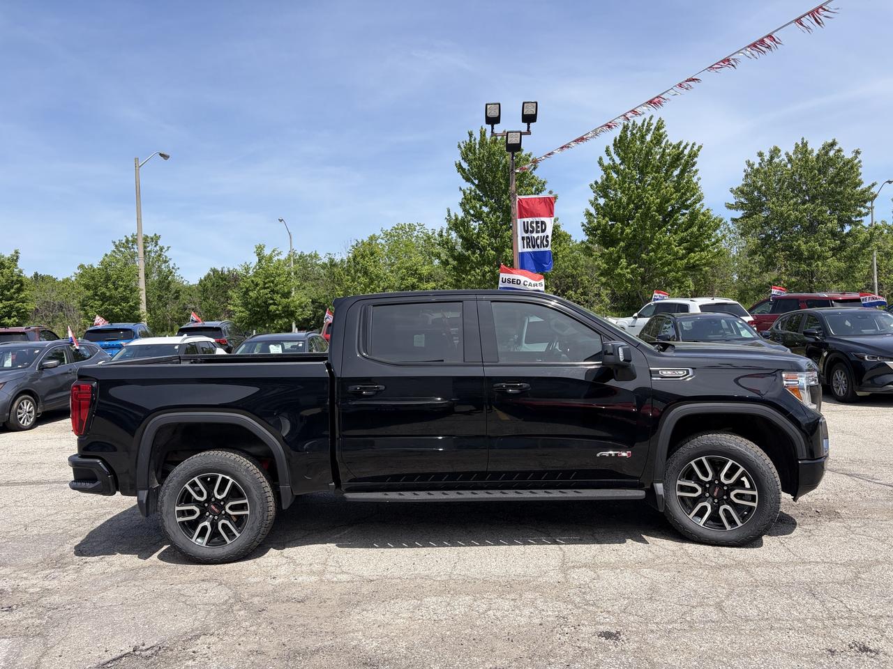 2022 GMC Sierra 1500 AT4 Photo