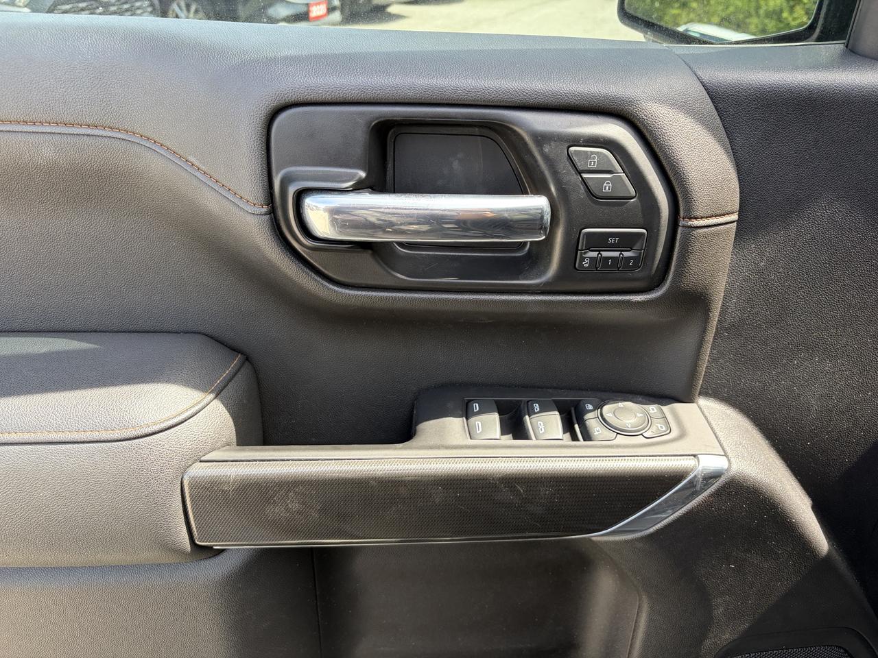 2022 GMC Sierra 1500 AT4 Photo