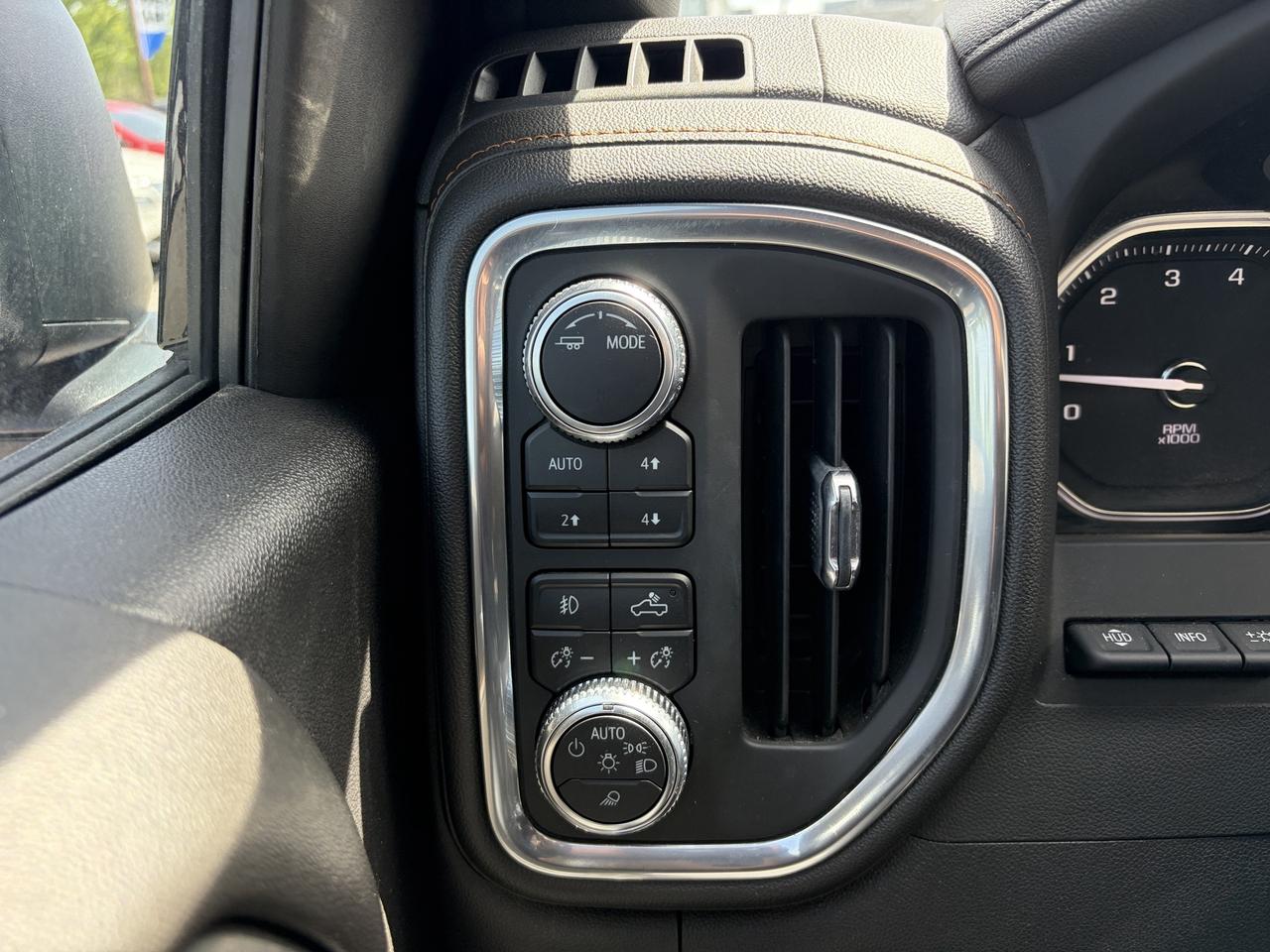 2022 GMC Sierra 1500 AT4 Photo
