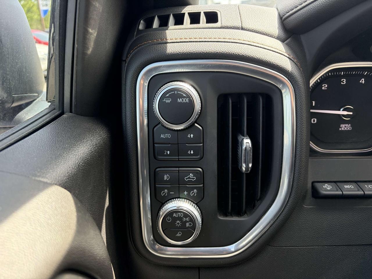 2022 GMC Sierra 1500 AT4, Running Boards, HUD, Lane Keep, Adapt. Cruise Photo
