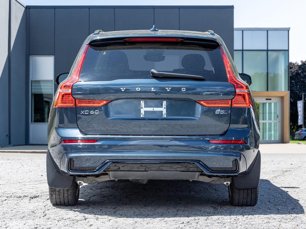 2024 Volvo XC60 B5 AWD PLUS  OFF LEASE  NO ACCIDENTS  CPO Photo