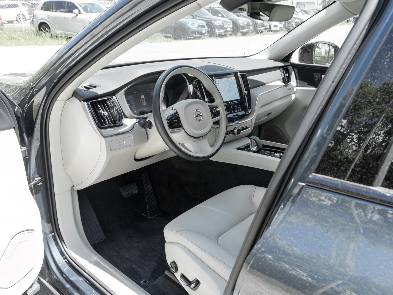 2024 Volvo XC60 B5 AWD PLUS  OFF LEASE  NO ACCIDENTS  CPO Photo