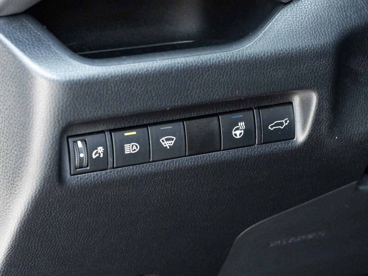 2021 Toyota RAV4 XLE 4dr All-wheel Drive Photo