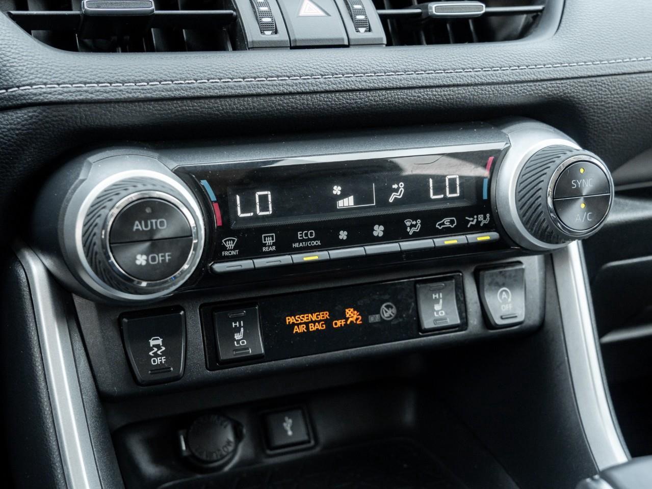 2021 Toyota RAV4 XLE 4dr All-wheel Drive Photo