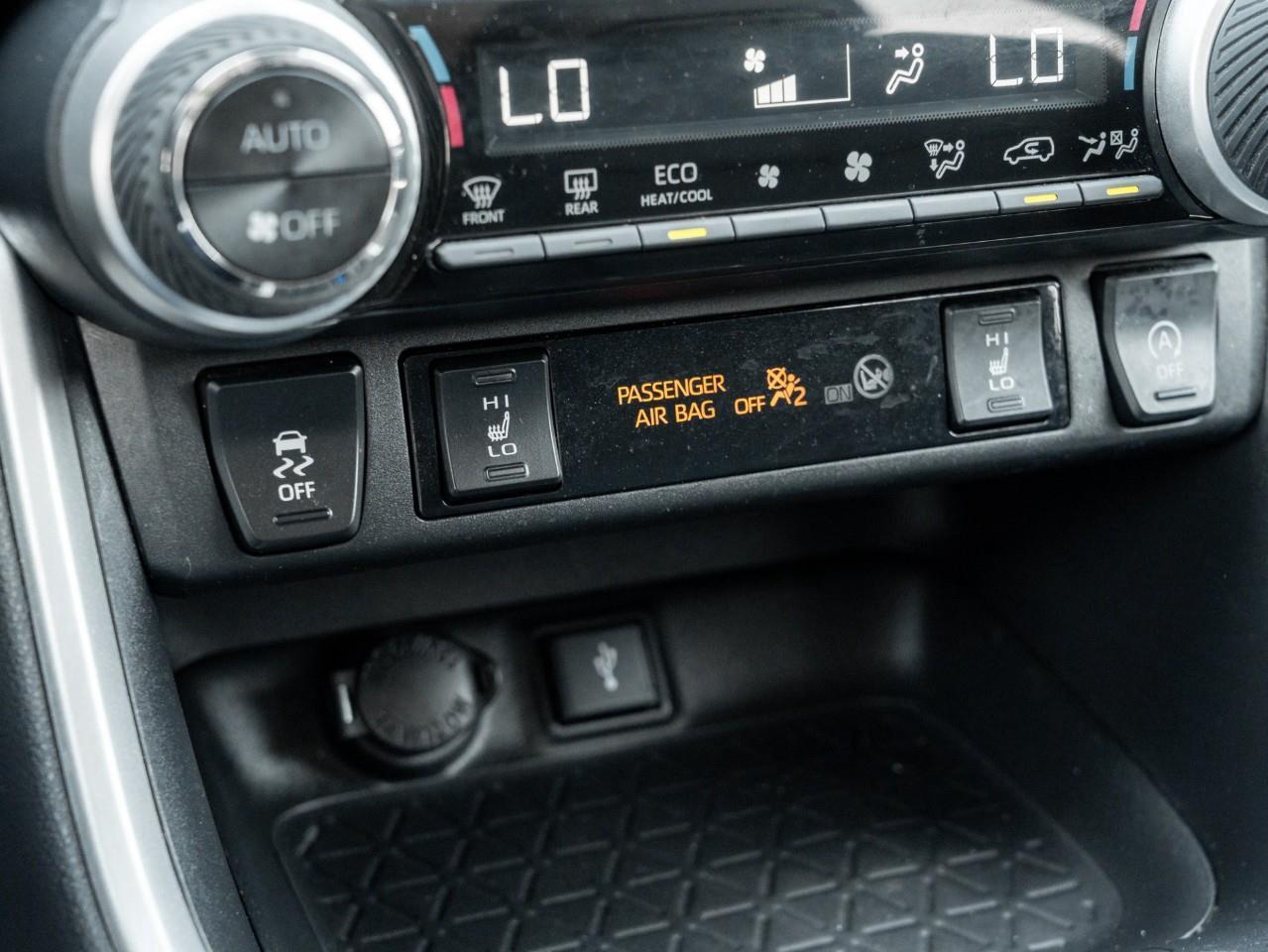2021 Toyota RAV4 XLE 4dr All-wheel Drive Photo