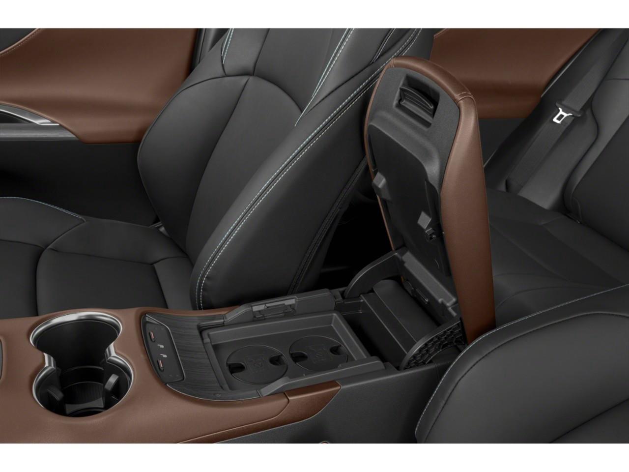 2024 Toyota Venza XLE 4dr All-Wheel Drive Photo