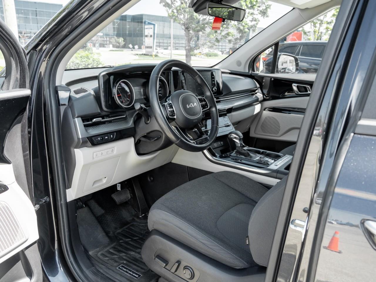 2022 Kia Carnival LX Passenger Van Photo