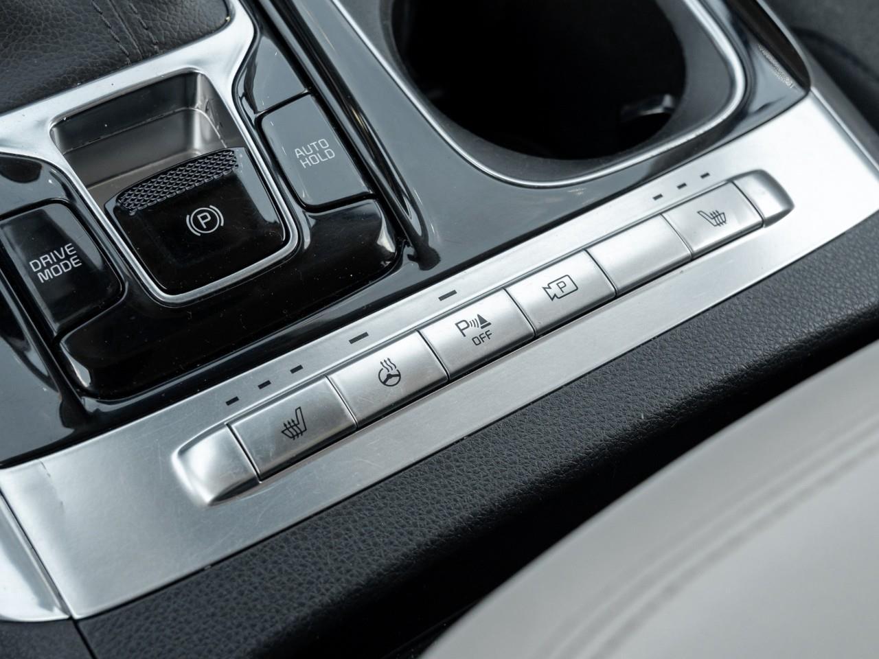 2022 Kia Carnival LX Passenger Van Photo