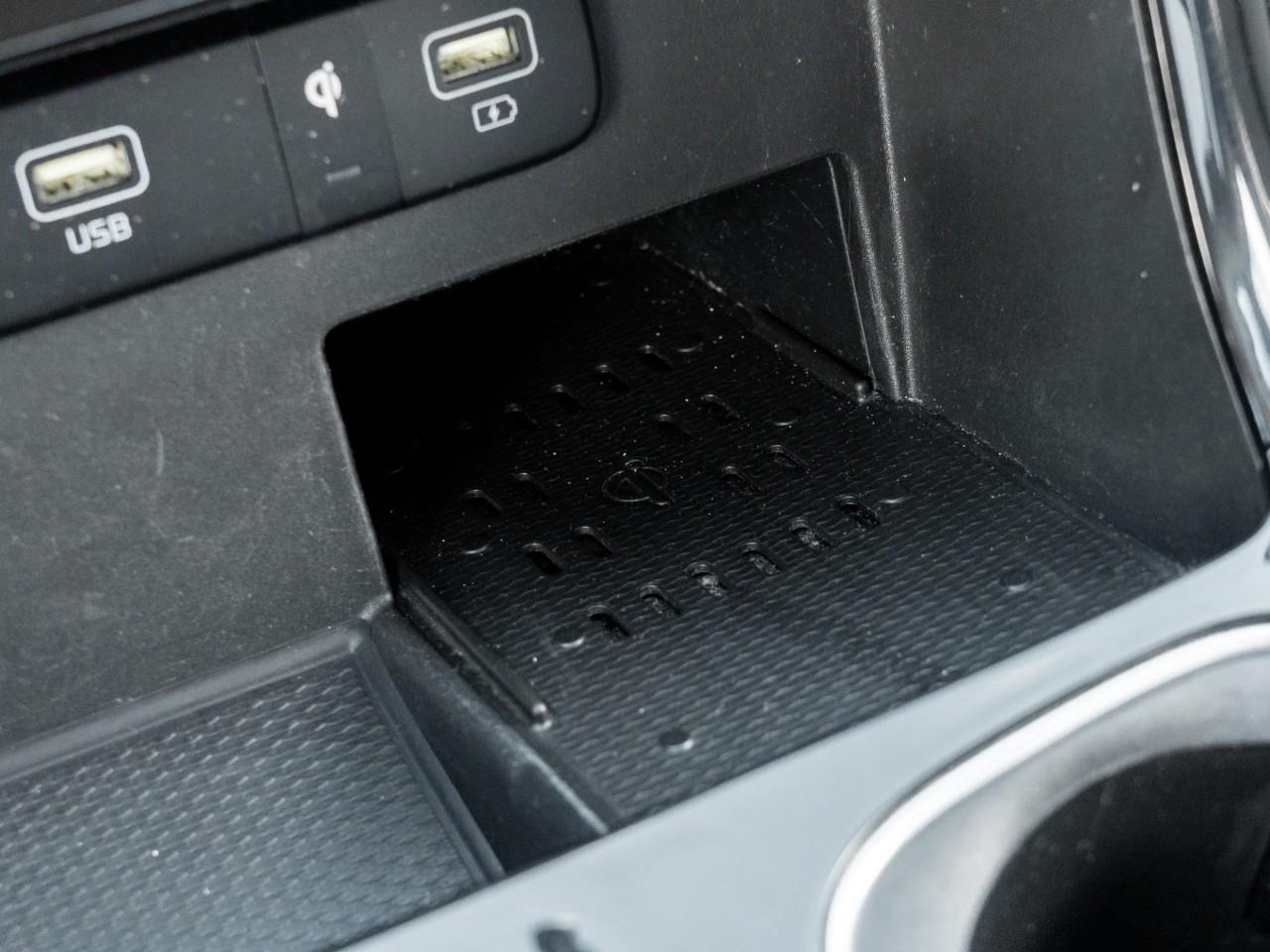 2022 Kia Carnival LX Passenger Van Photo