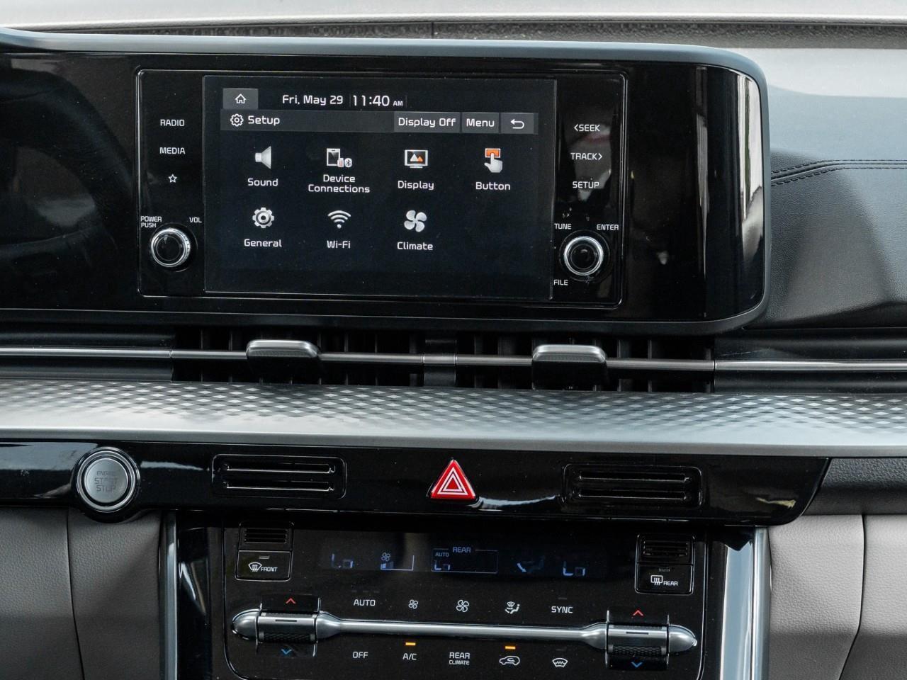 2022 Kia Carnival LX Passenger Van Photo