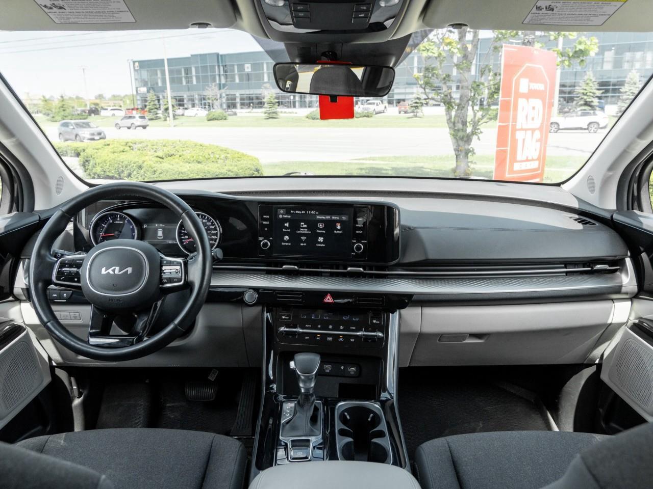 2022 Kia Carnival LX Passenger Van Photo