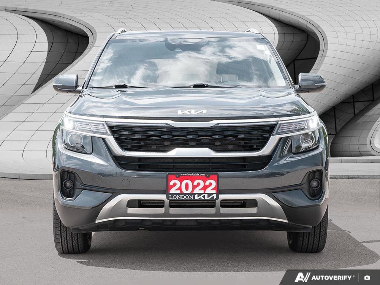 2022 Kia Seltos EX   AWD   Leather   Sunroof   Heated Steering Whe Photo