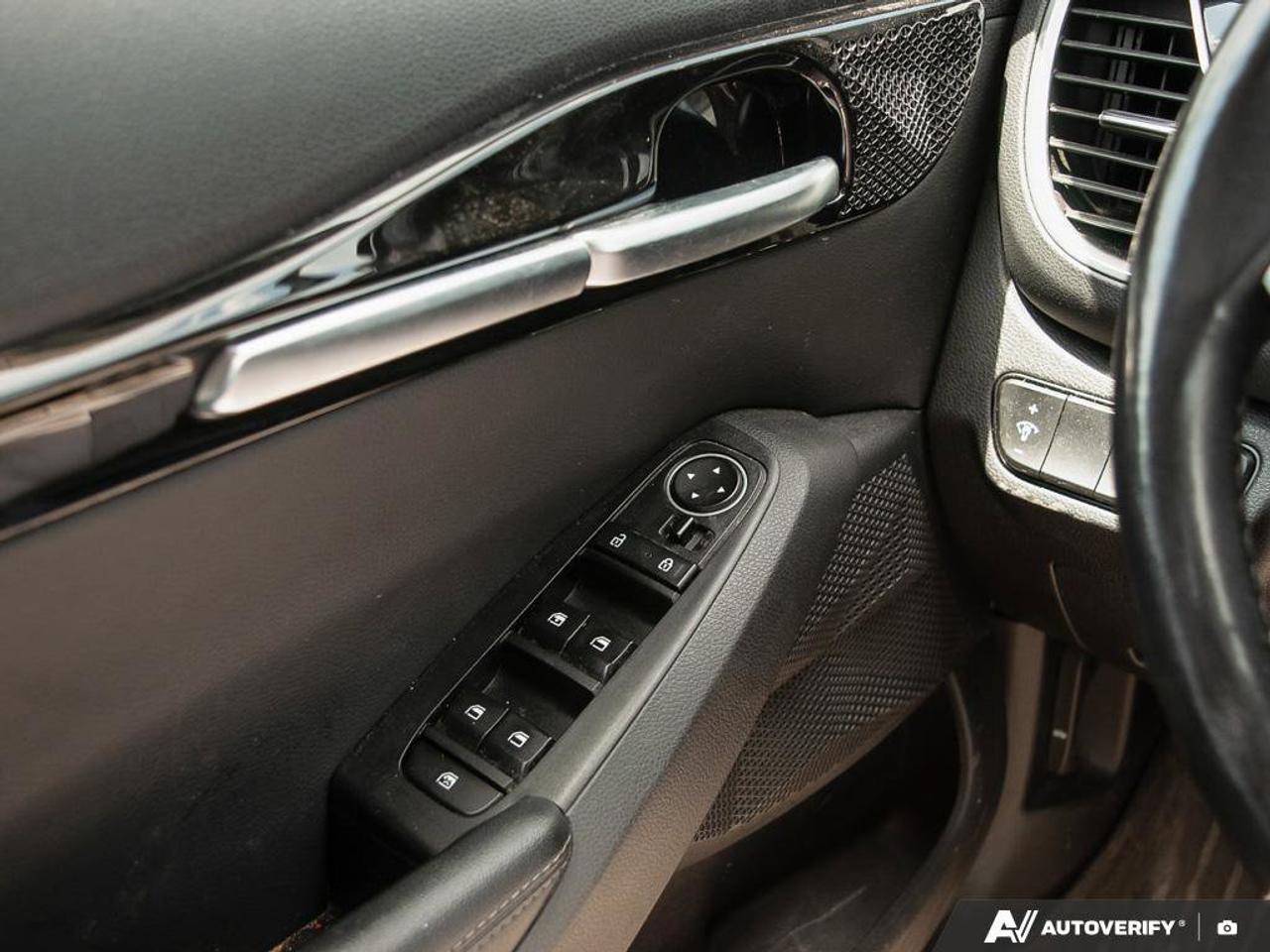 2022 Kia Seltos EX   AWD   Leather   Sunroof   Heated Steering Whe Photo